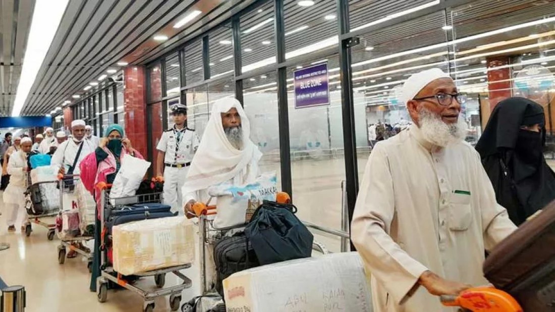 হজ ফ্লাইট শুরু আজ, প্রথম দিনে যাচ্ছেন ৪১৯ হজযাত্রী